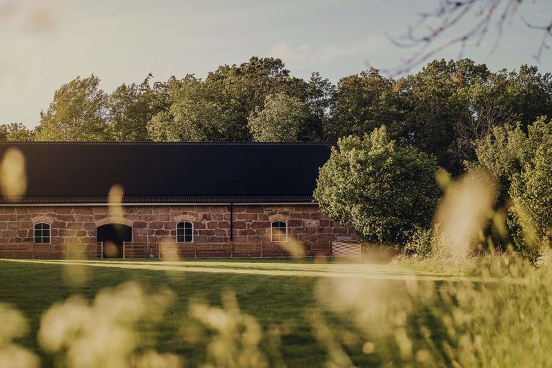 Steinhaus in der Natur (Was bedeutet "Solarpflicht"?)